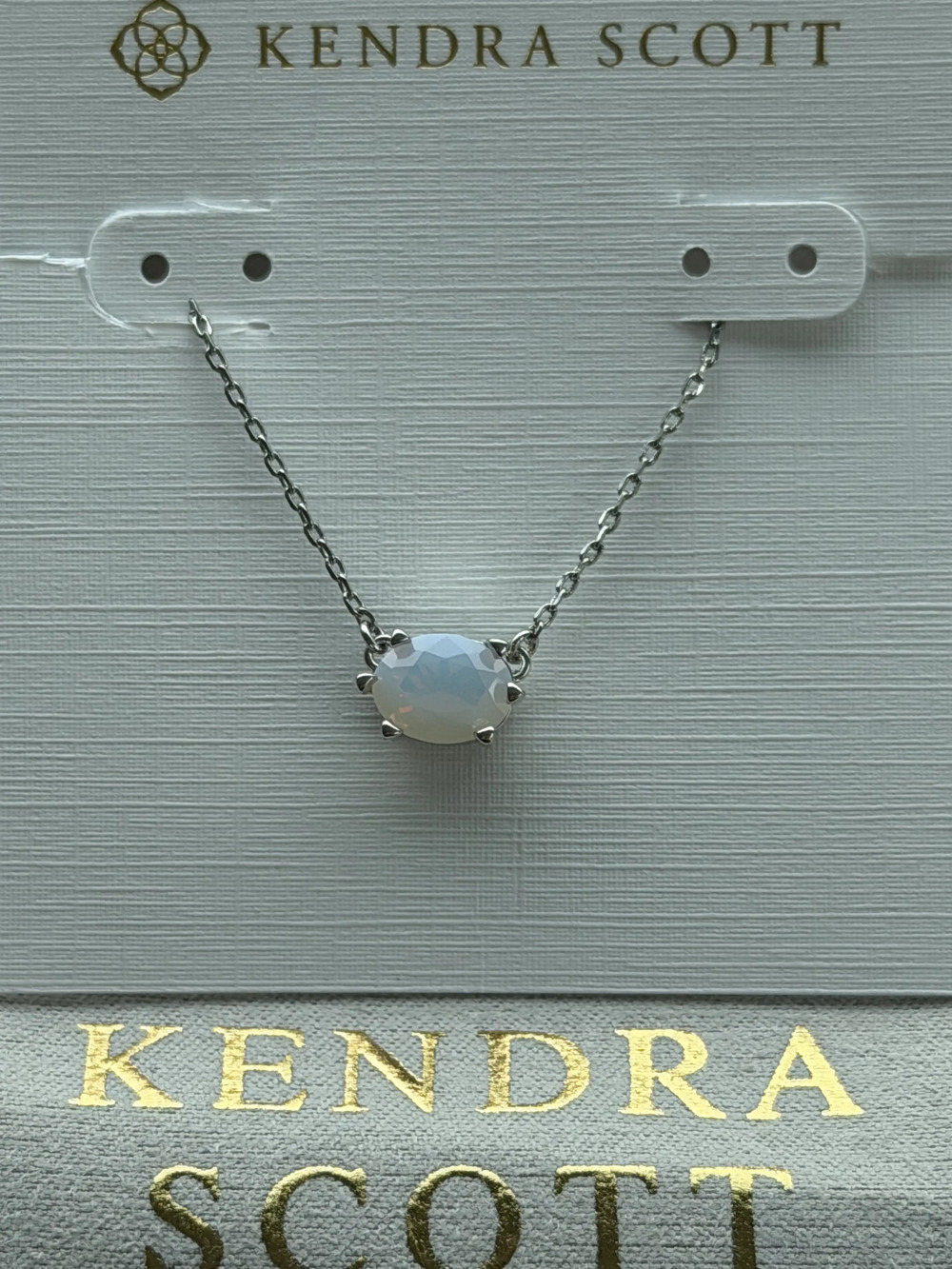 Kendra Scott necklace